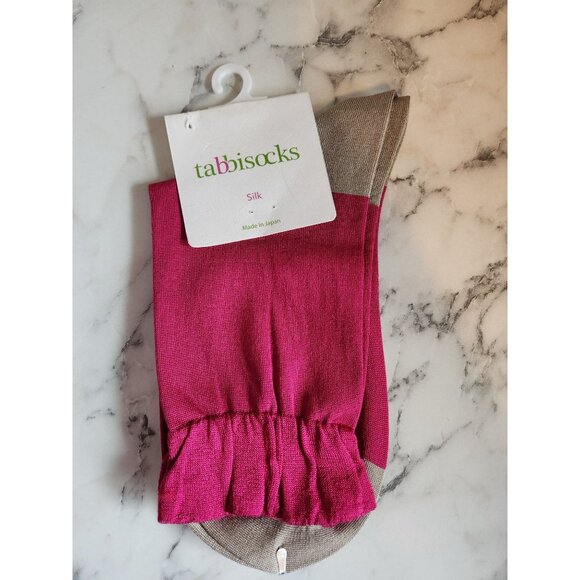 Tabbisocks Womens Silk Ruffle Crew Socks Very Berry & Light Grey - Picture 2 of 4